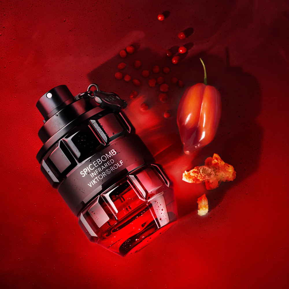 per ongeluk Publiciteit maandelijks Viktor & Rolf Spicebomb Infrared ~ New Fragrances