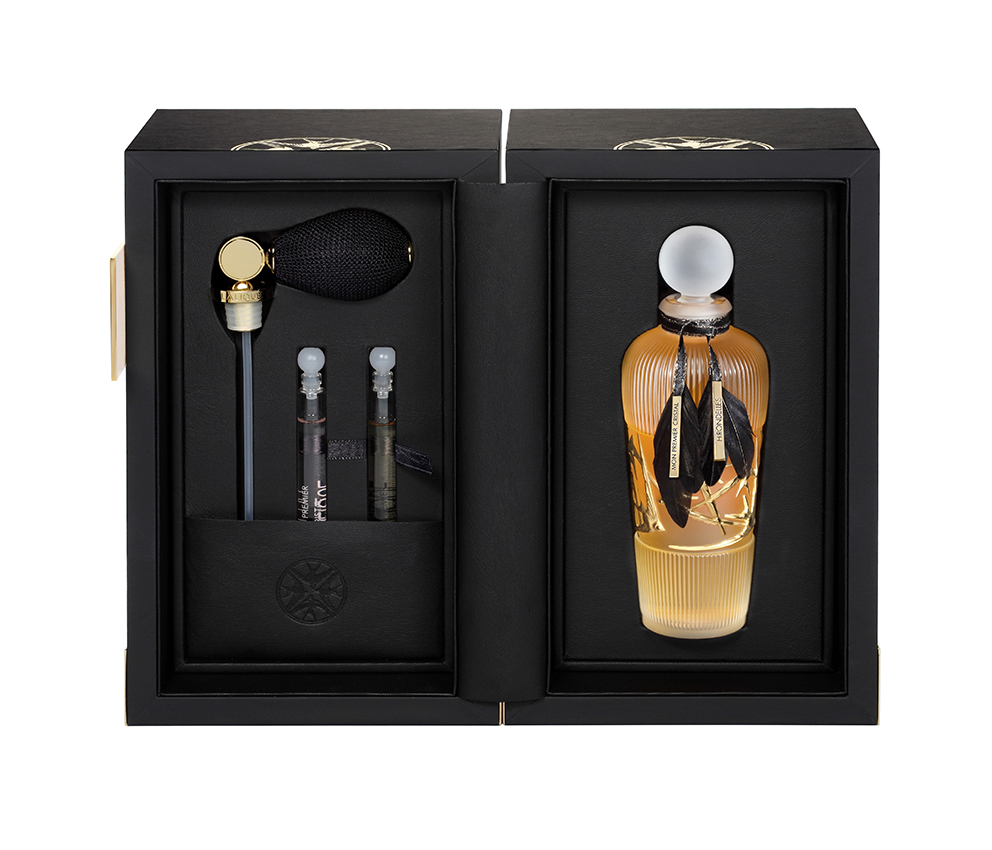 Lalique Hirondelles inside packaging