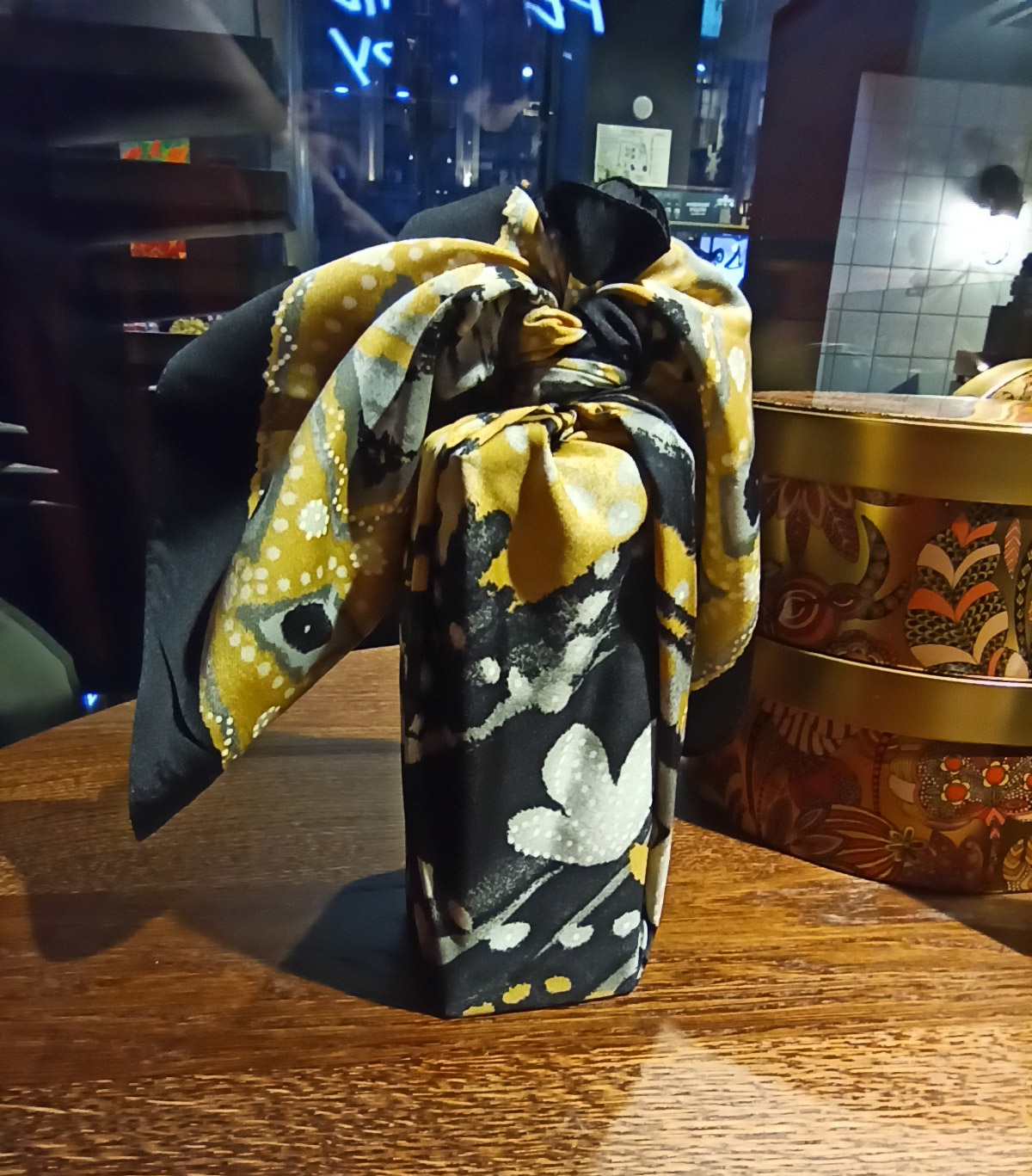 Парфюмерная Библиотека Lush в России. Часть 1: Ароматы легенд и ...
