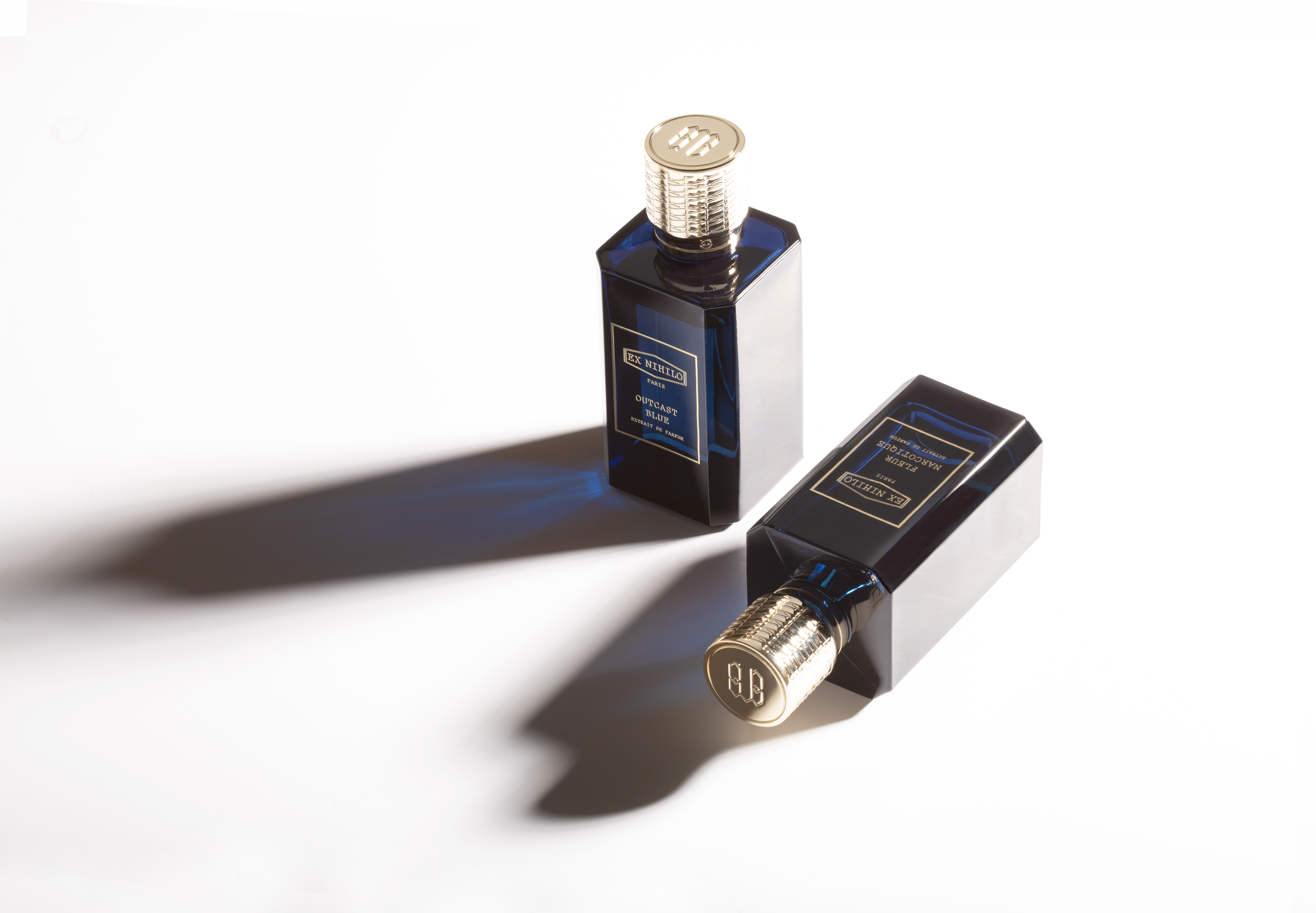 Fleur narcotique extrait de parfum. Ex Nihilo Outcast Blue. Ex Nihilo духи Outcast Blue (100ml). Ex Nihilo Outcast Blue extrait. Ex Nihilo fleur Narcotique синие.