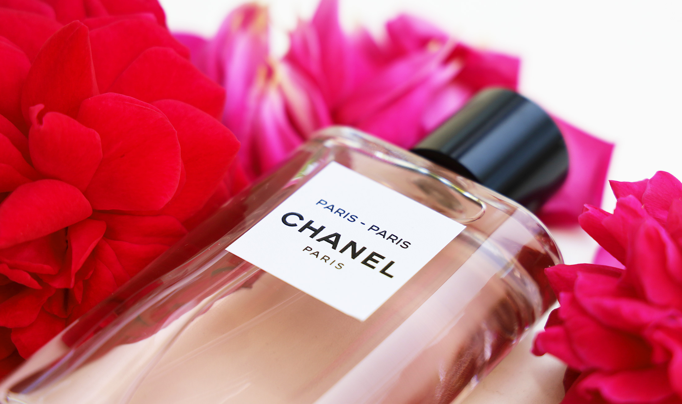 Frivolidad en un género serio – Chanel Paris - Paris ~ Reseñas Editoriales  de Fragancia