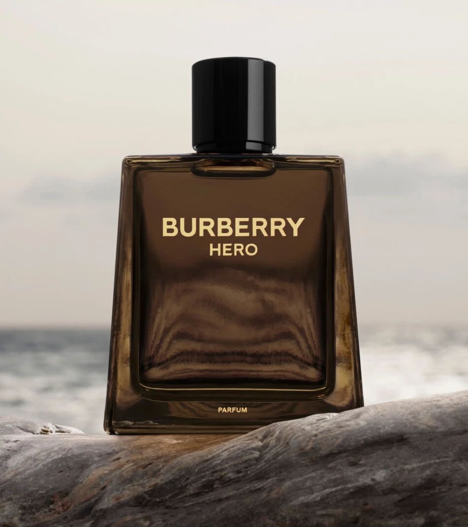 Hero Parfum: кедр, вынутый из банки с маринованными огурцами и обжаренный  на гриле с ванилью ~ Обзоры ароматов