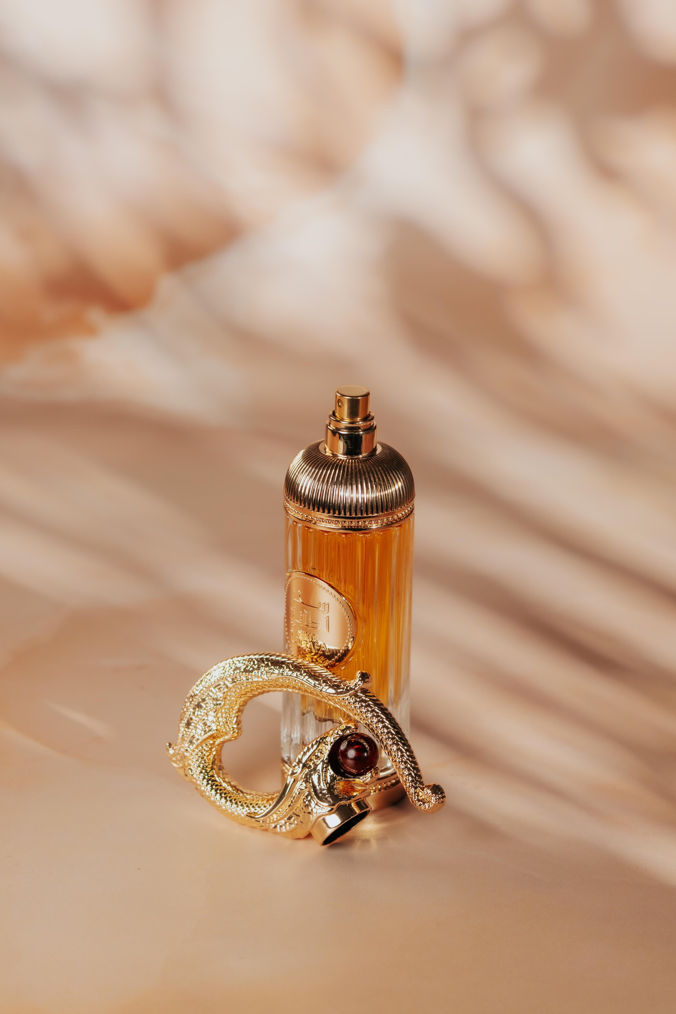 Sehr Lattafa Perfumes άρωμα - ένα νέο άρωμα για γυναίκες και άνδρες 2024