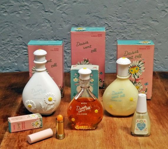 Daisies Won't Tell Avon perfume a fragrância Feminino 1957