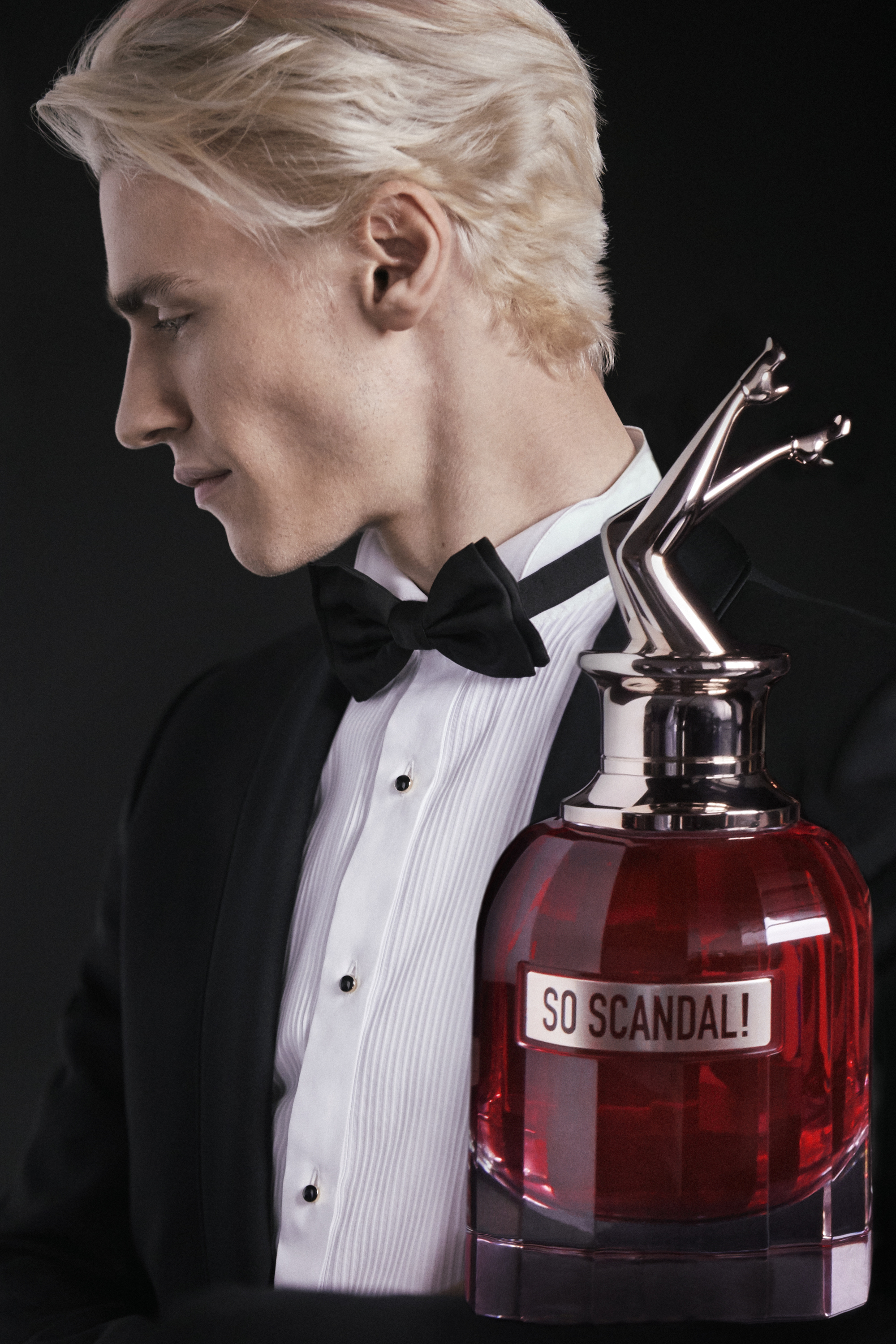 Scandal homme. Парфюм so scandal Jean Paul Gaultier. Jean Paul Gaultier scandal EDP 80ml reklama. Jean Paul Gaultier скандал. Scandal Jean Paul Gaultier мужские.