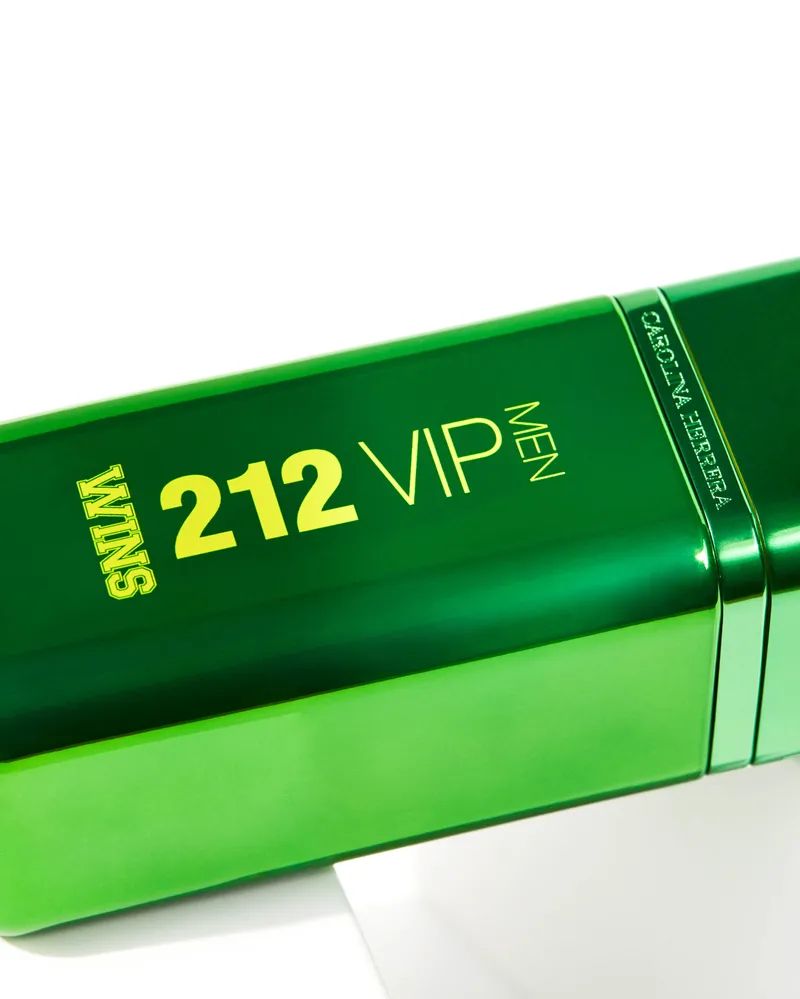 212 VIP Men Wins Carolina Herrera Kolonjska voda - parfem za muškarce 2021