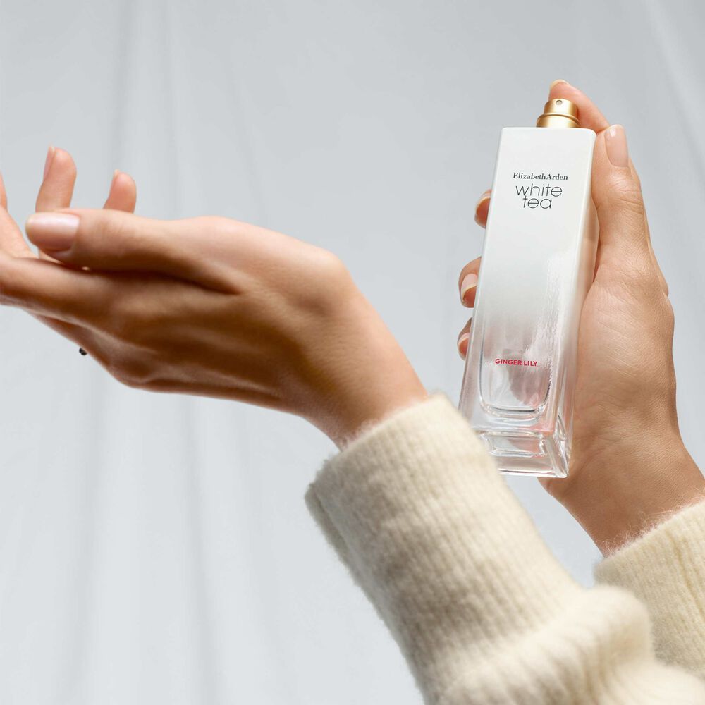 White Tea Ginger Lily Elizabeth Arden عطر a fragrance للنساء 2021