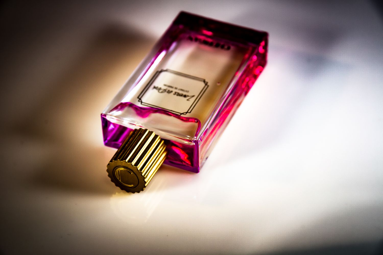 Любовники в розовом парфюм. Cherigan Парфюм. Cherigan lovers in Pink. Parfum Pink. Cherigan Paris lovers in Pink.