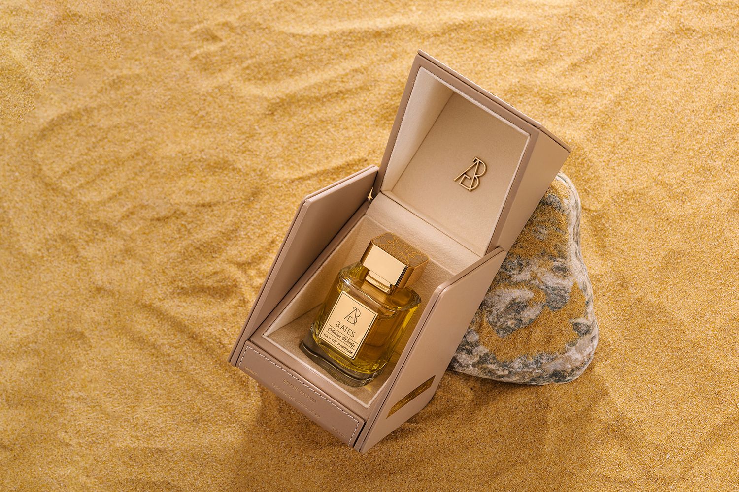 Amber Woody B.ATES عطر - A جديد Fragrance للجنسين 2022