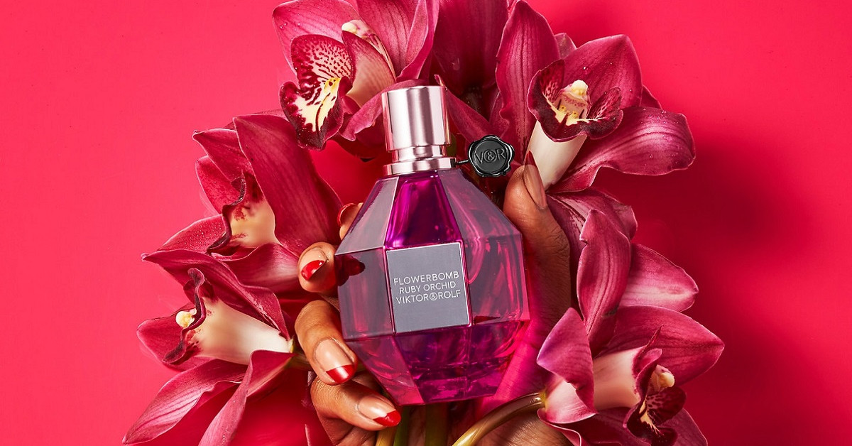 Viktor Rolf Flowerbomb Ruby Orchid. Fragrantica. Фрагрантика флюр наркотик. Viktor Rolf Flowerbomb PNG.