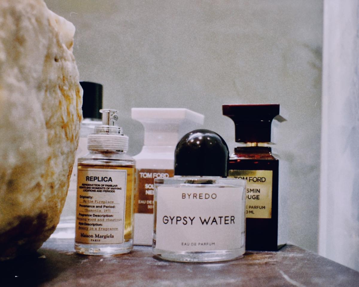 Orange x santal essential. Byredo Gypsy Water. Tom Ford Soleil neige.