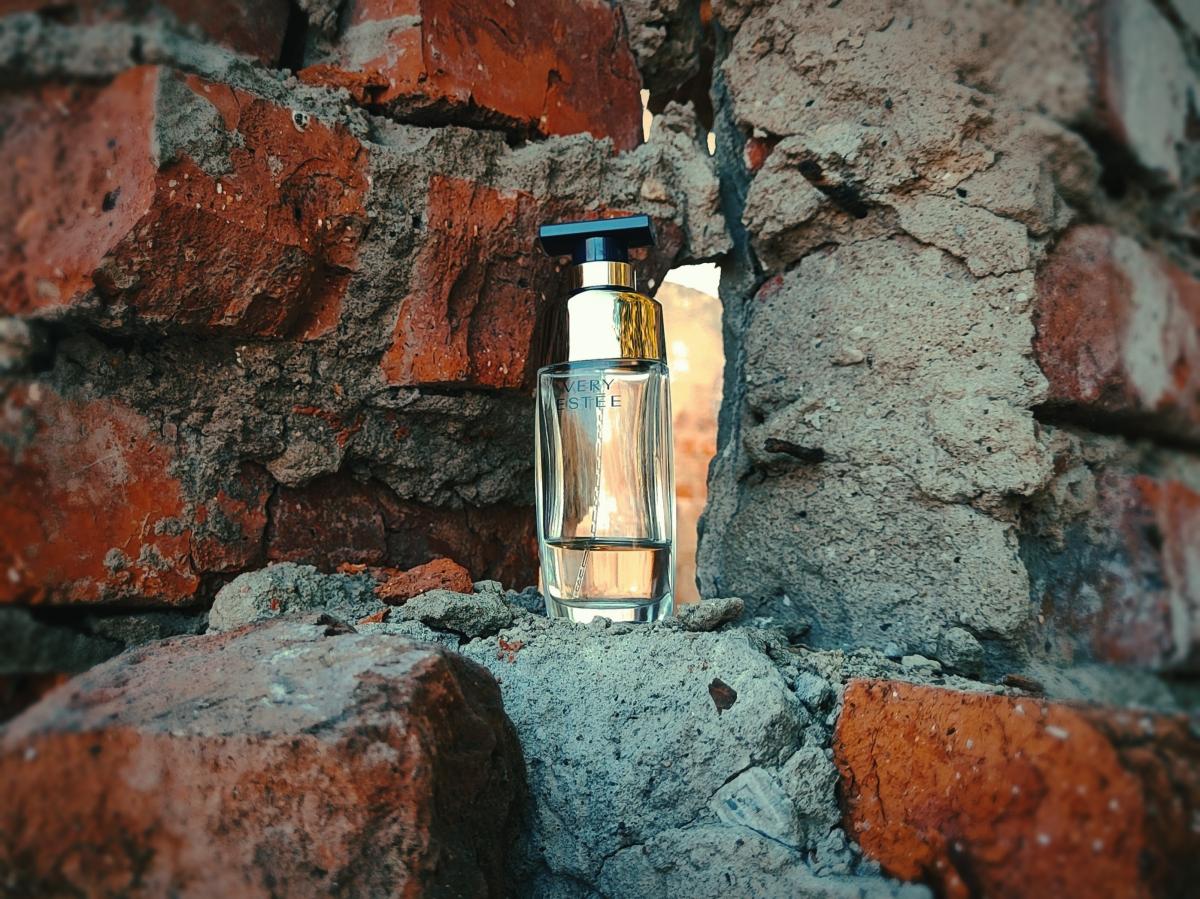 Very Estee Estée Lauder parfum - un parfum pour femme 2012