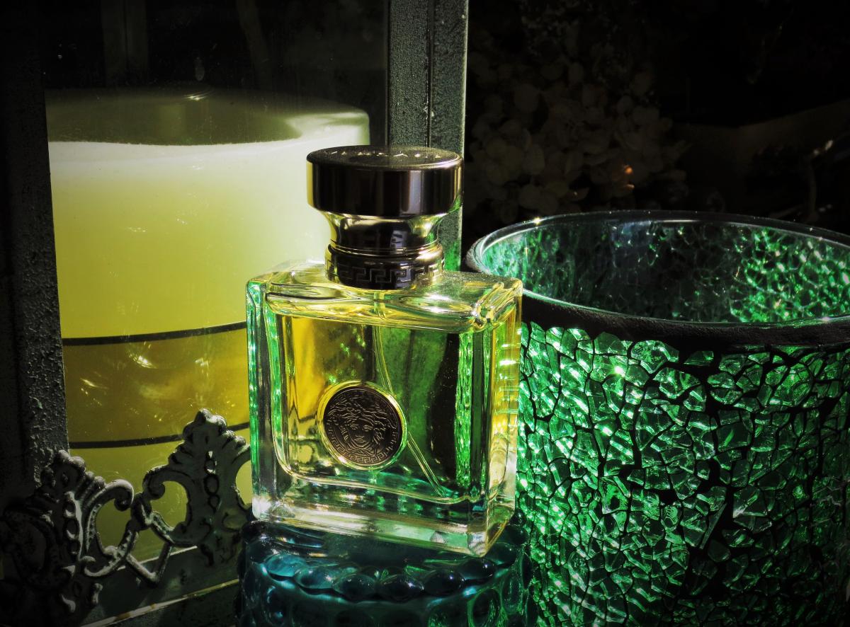 Versace Pour Femme Versace parfem - parfem za žene 2007