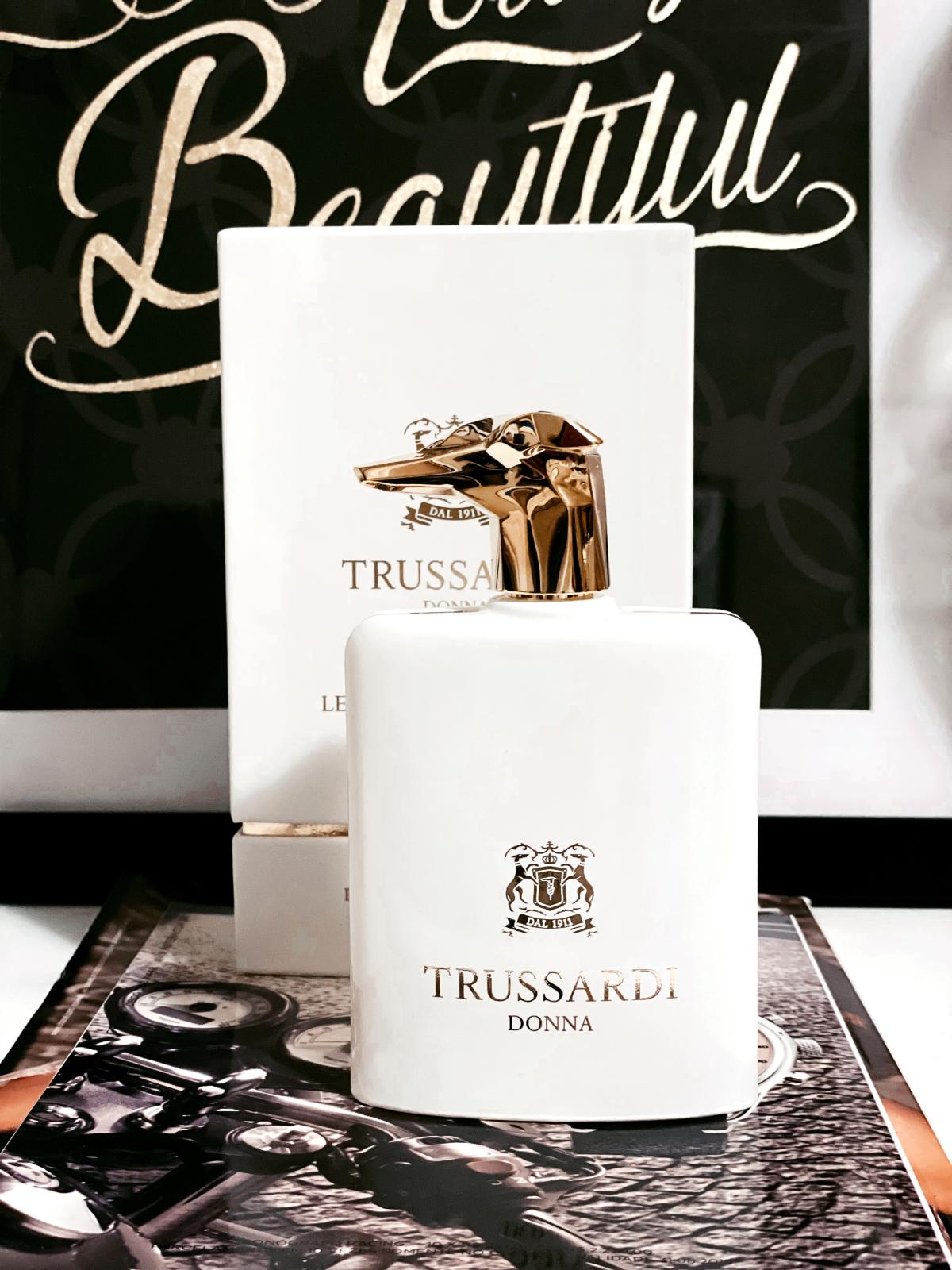 Trussardi donna levriero. Trussardi Trussardi Donna Levriero Limited Edition. Труссарди Интенс. Донна Труссарди Фрагрантика. Trussardi Sound of Donna.