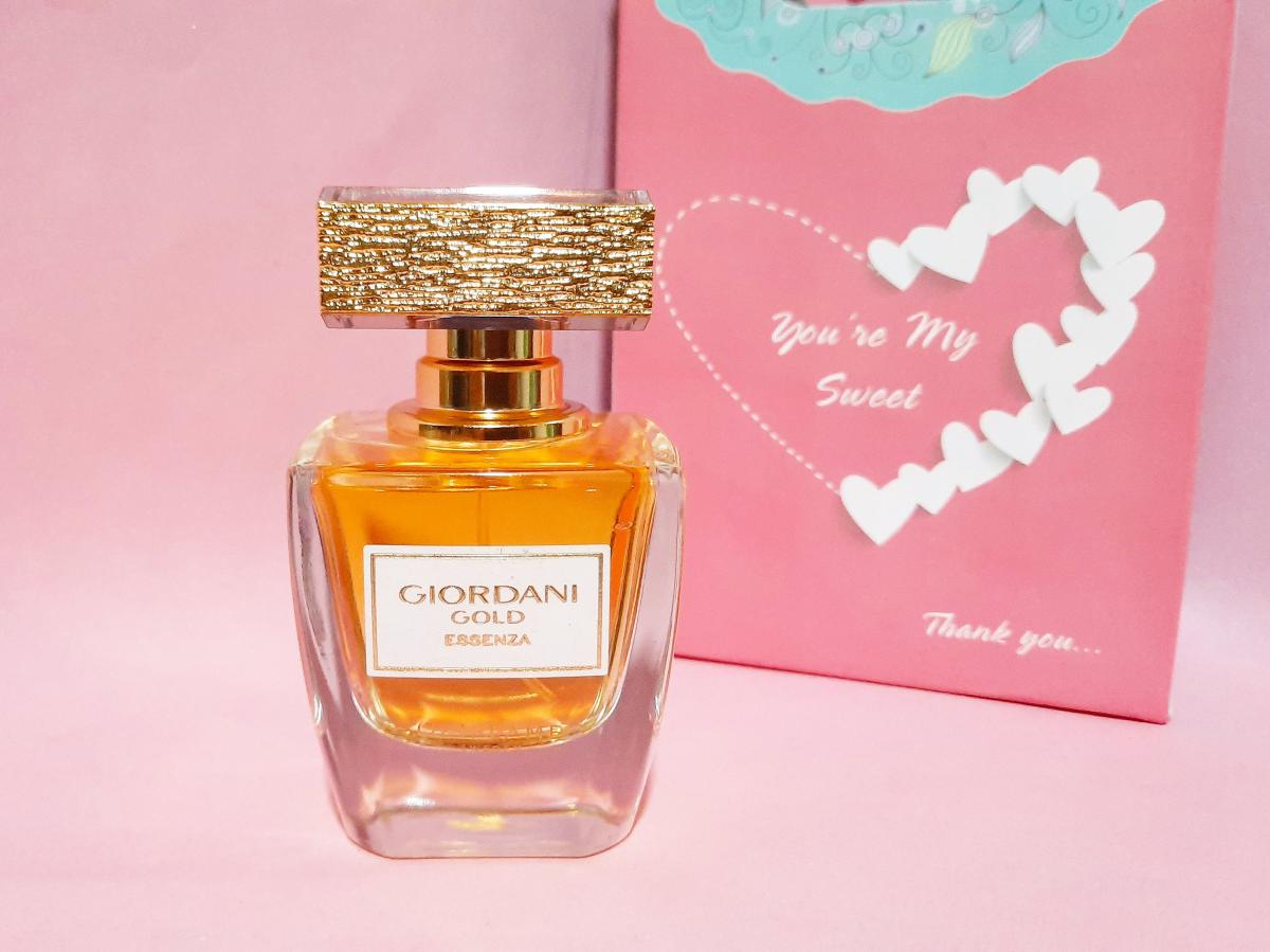 Giordani Gold Essenza Oriflame fragancia - una fragancia para Mujeres 2015