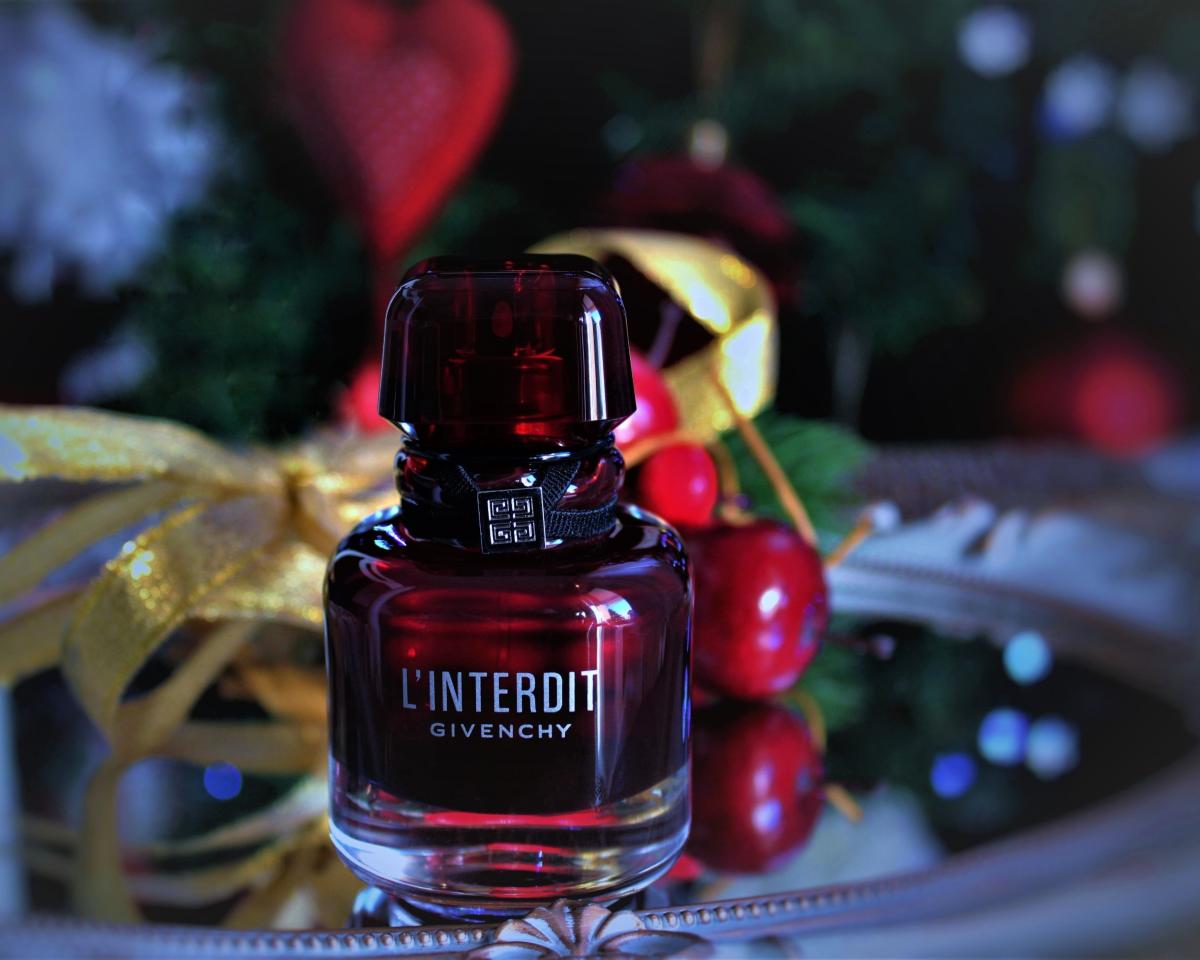 Givenchy l'interdit rouge. Блеск Шик запах живанши. Givenchy Night in Blue. Живанши с запахом смородины.