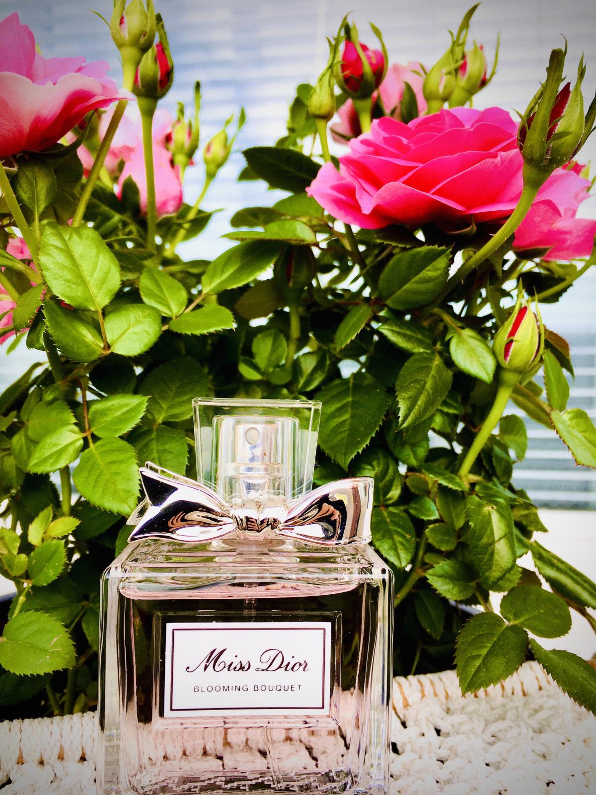 Miss dior bouquet. Dior Miss Blooming Bouquet желтый оттенок. Miss Dior Parfum Classic описание.