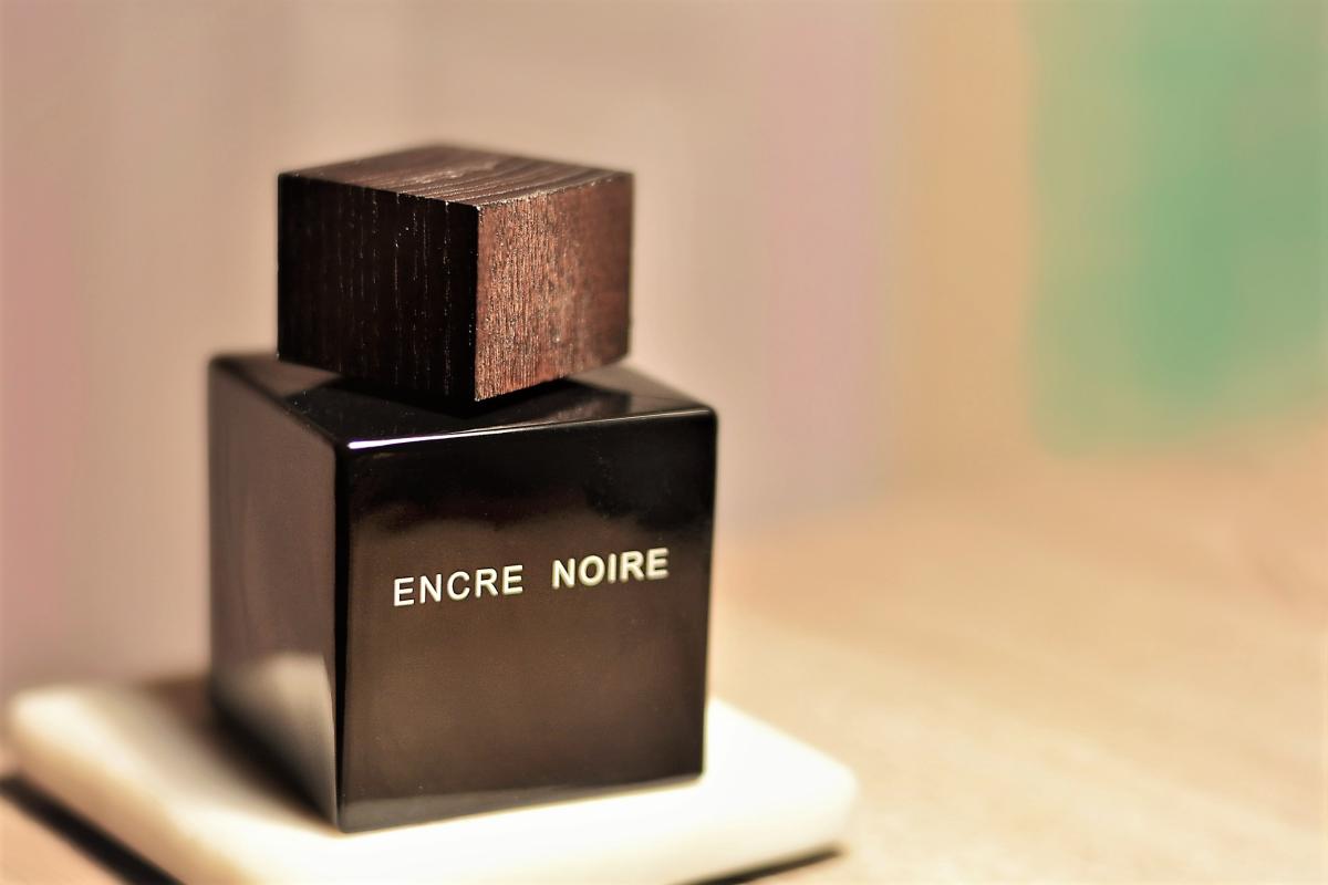 Lalique encre noire extreme