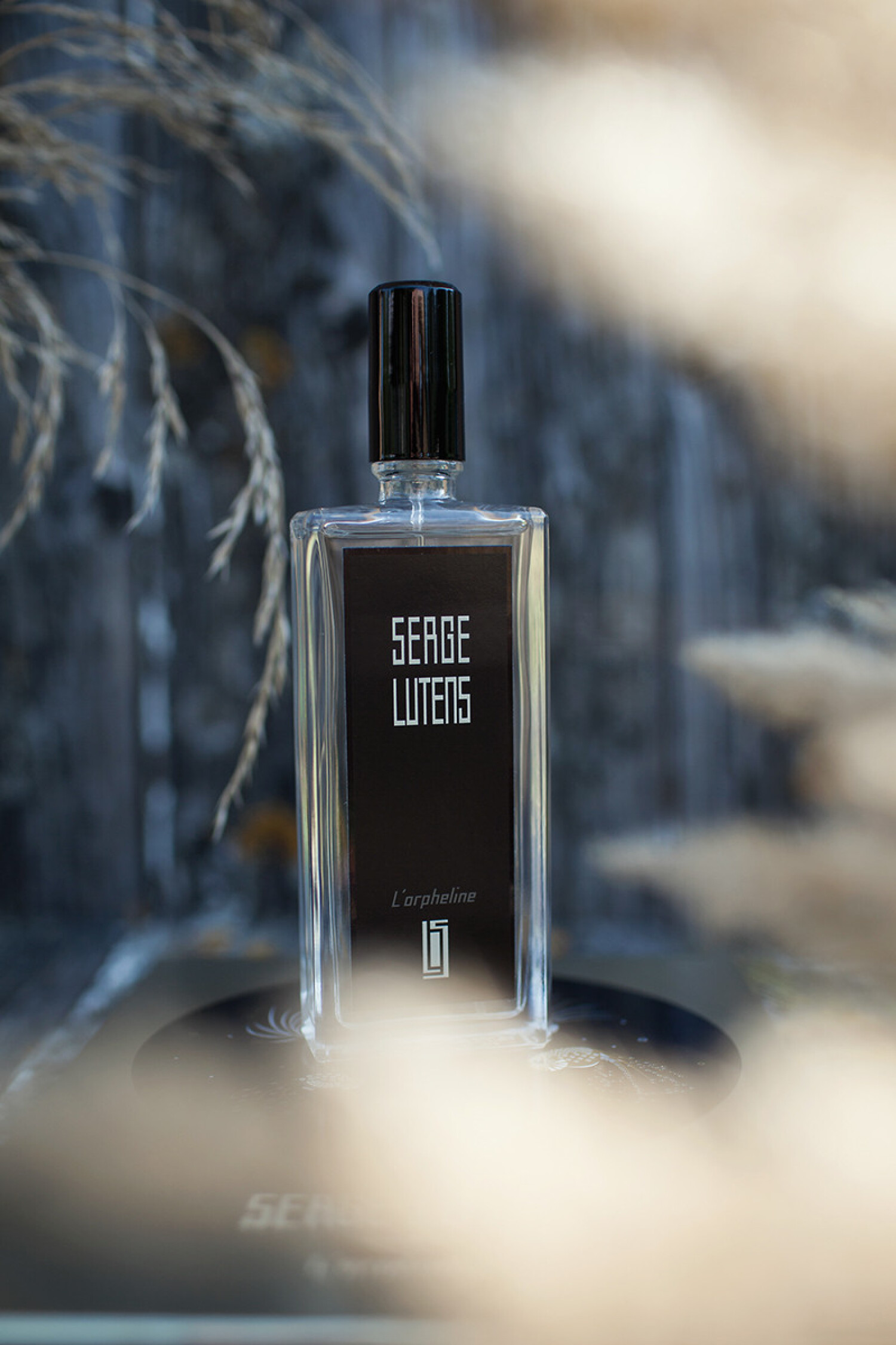L'orpheline Serge Lutens - una fragranza unisex 2014