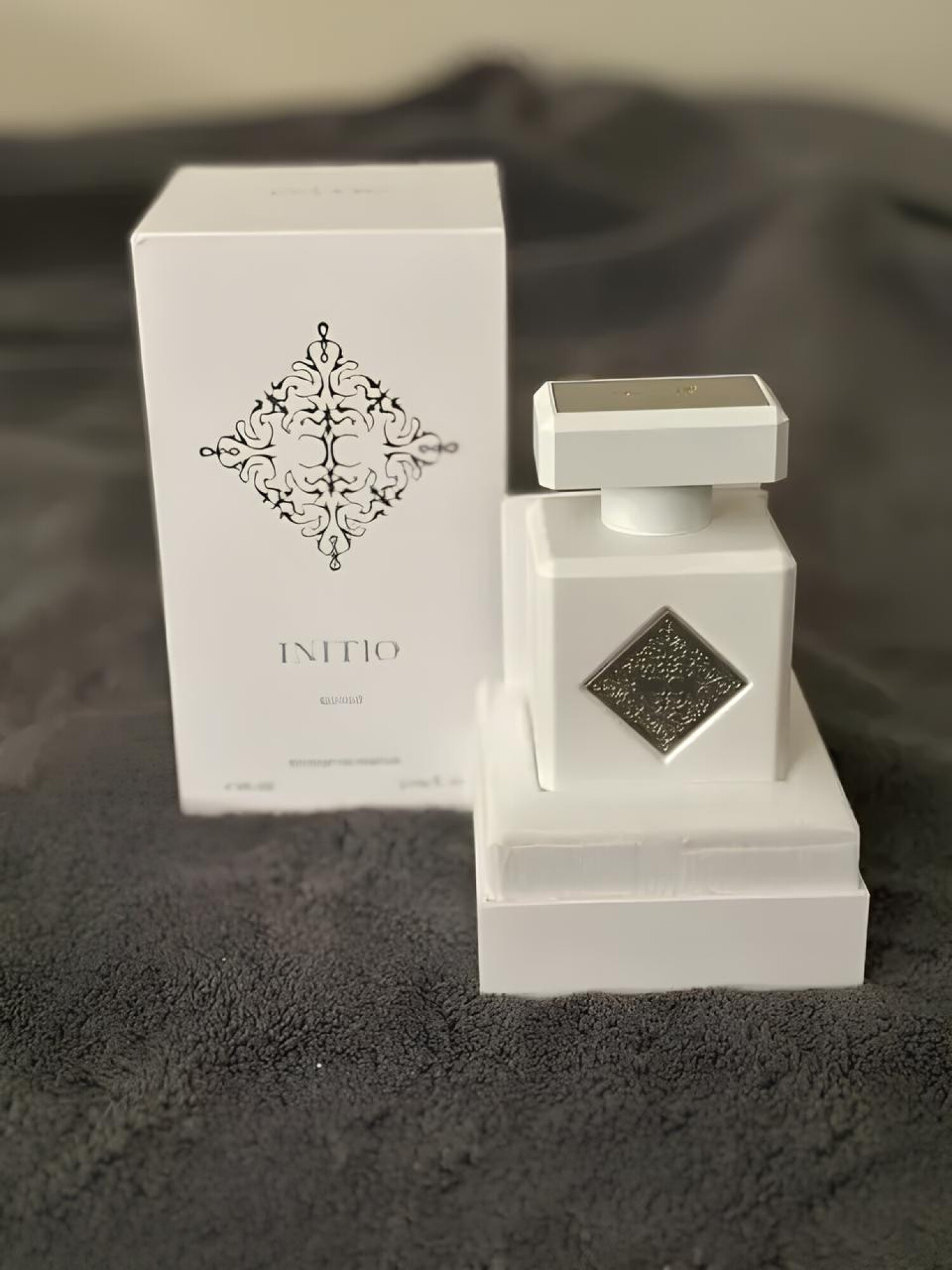 Rehab Initio Parfums Prives perfume - a fragrância Compartilhável 2018