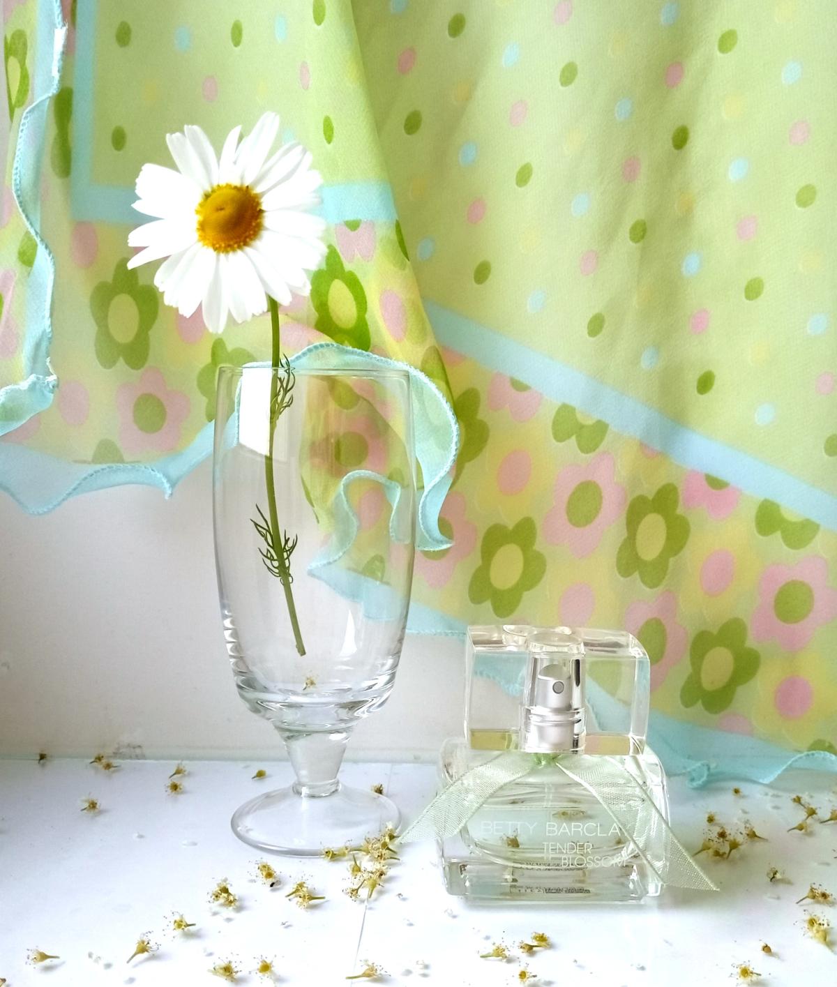 Tender Blossom Betty Barclay parfem - parfem za žene 2013