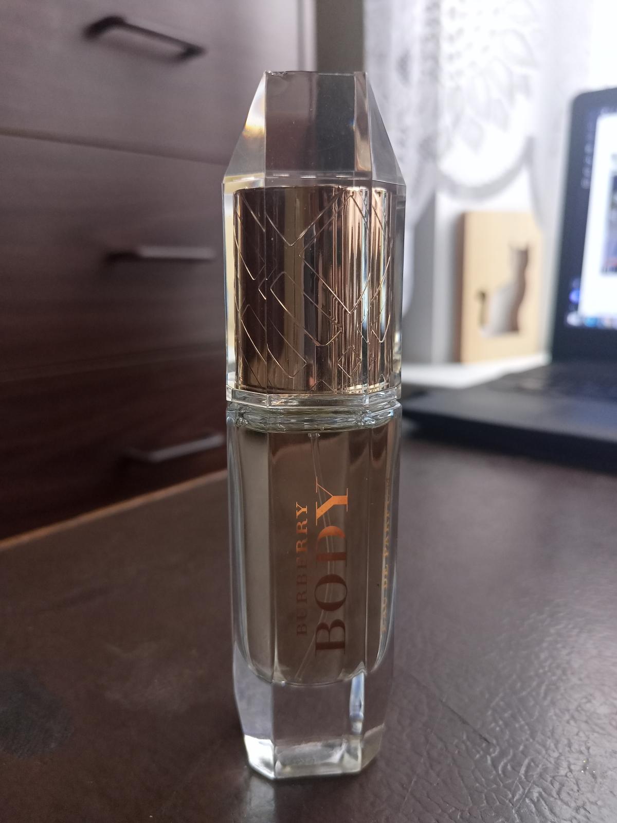Body Burberry Parfum - ein es Parfum für Frauen 2011