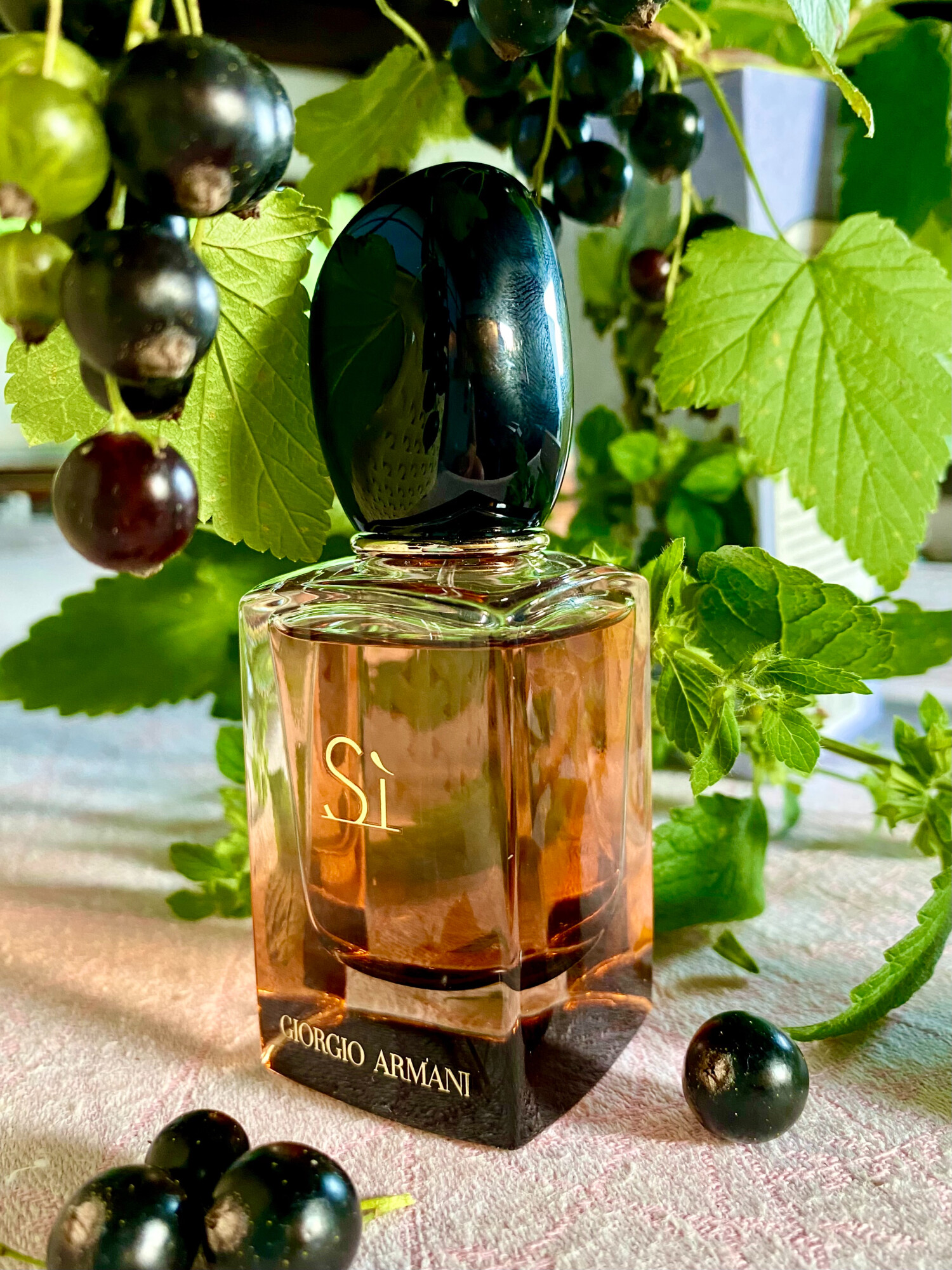 s-intense-2021-giorgio-armani-fragancia-una-fragancia-para-mujeres-2021