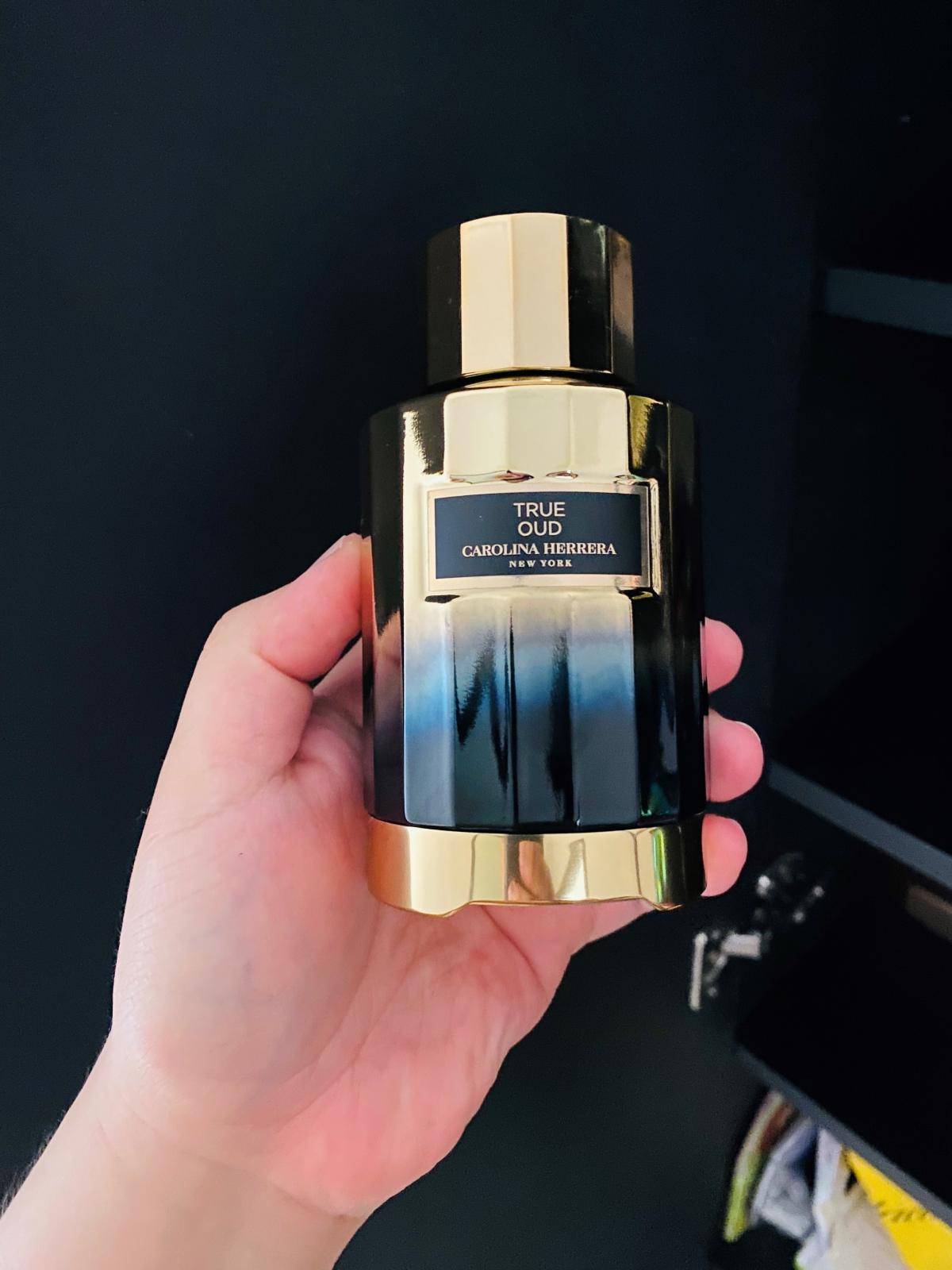 True Oud Carolina Herrera perfume a novo fragrância Compartilhável 2022