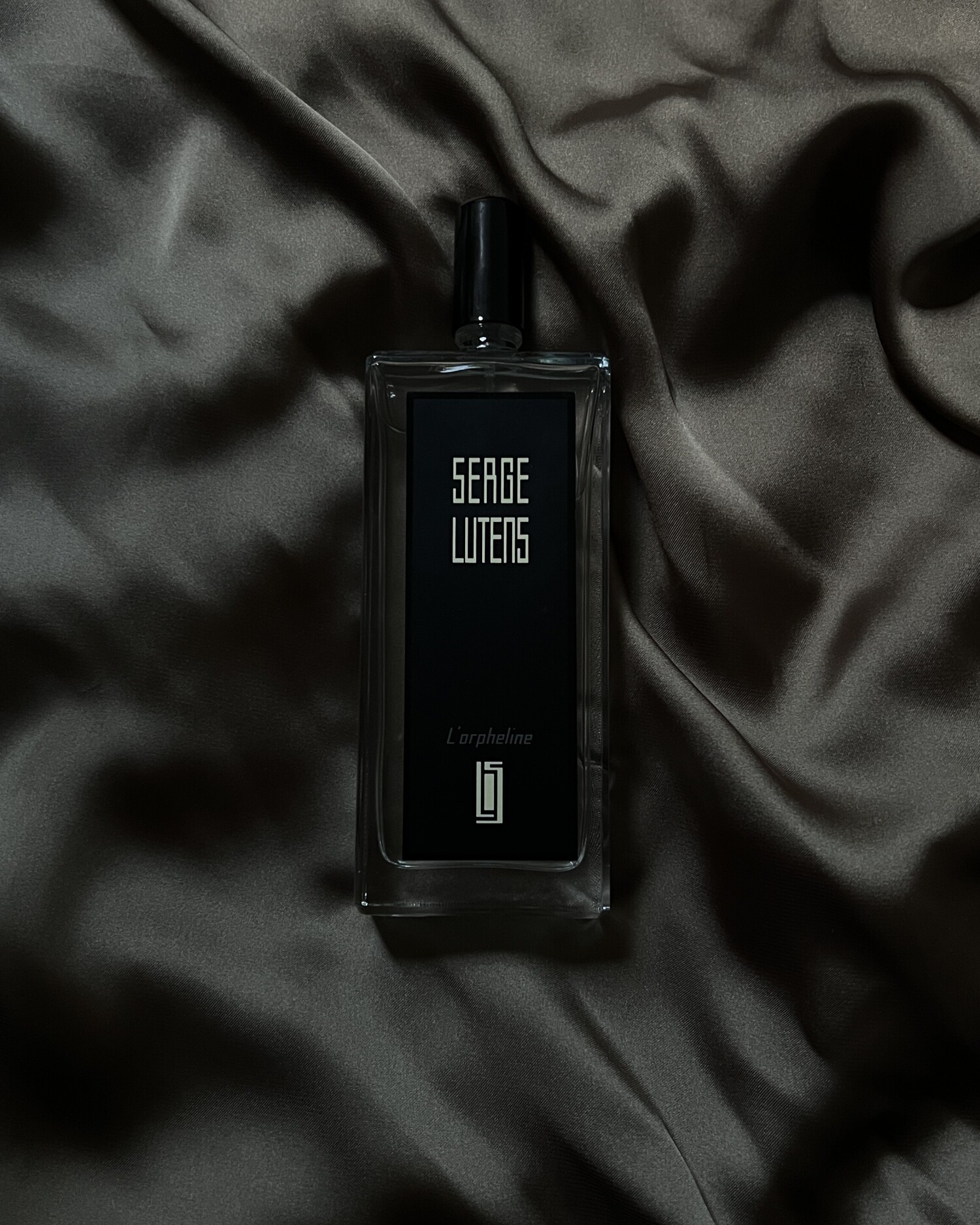 L'orpheline Serge Lutens - una fragranza unisex 2014