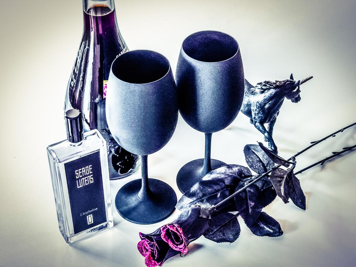 L'orpheline Serge Lutens - una fragranza unisex 2014