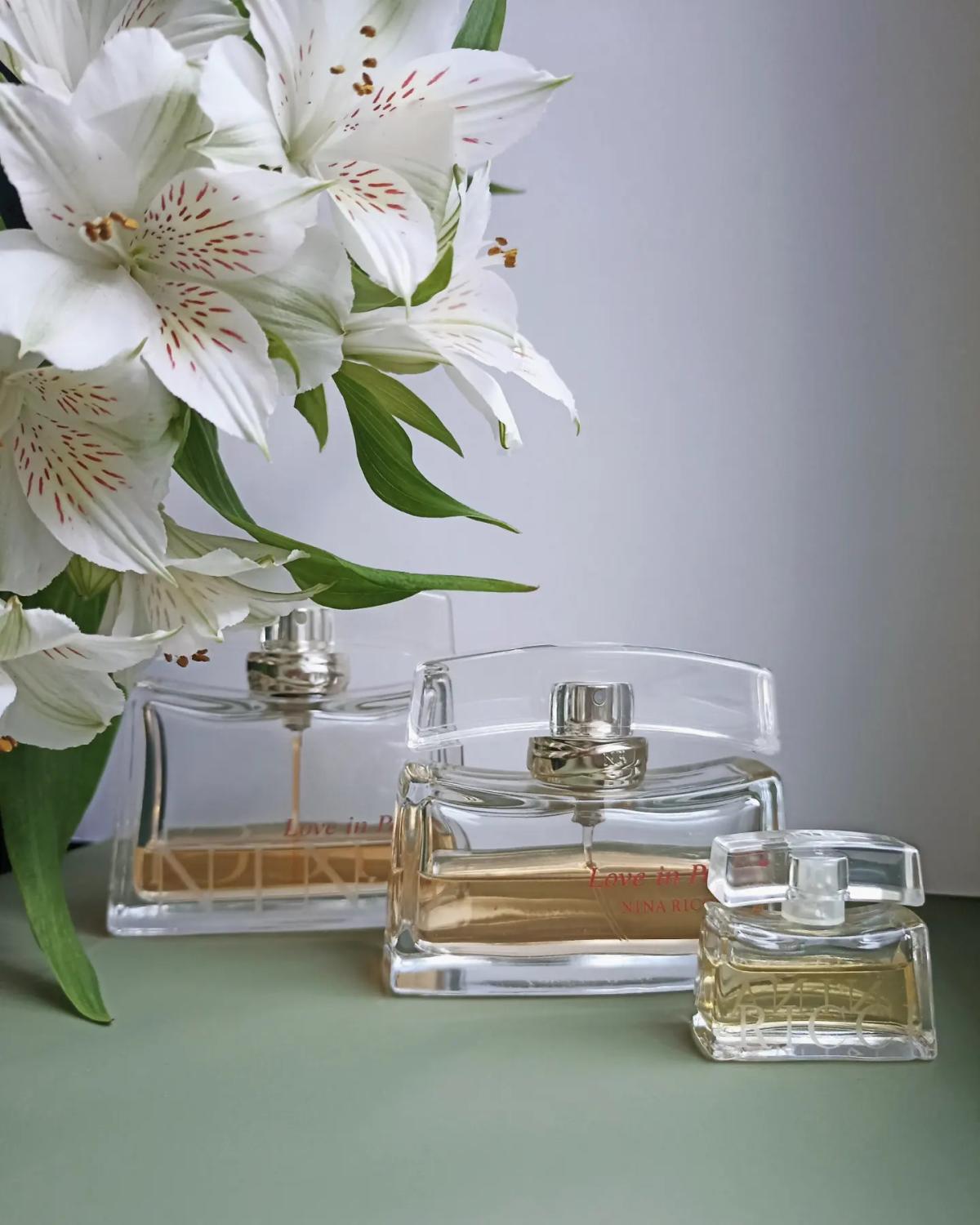 Love in Paris Nina Ricci - una fragranza da donna 2004