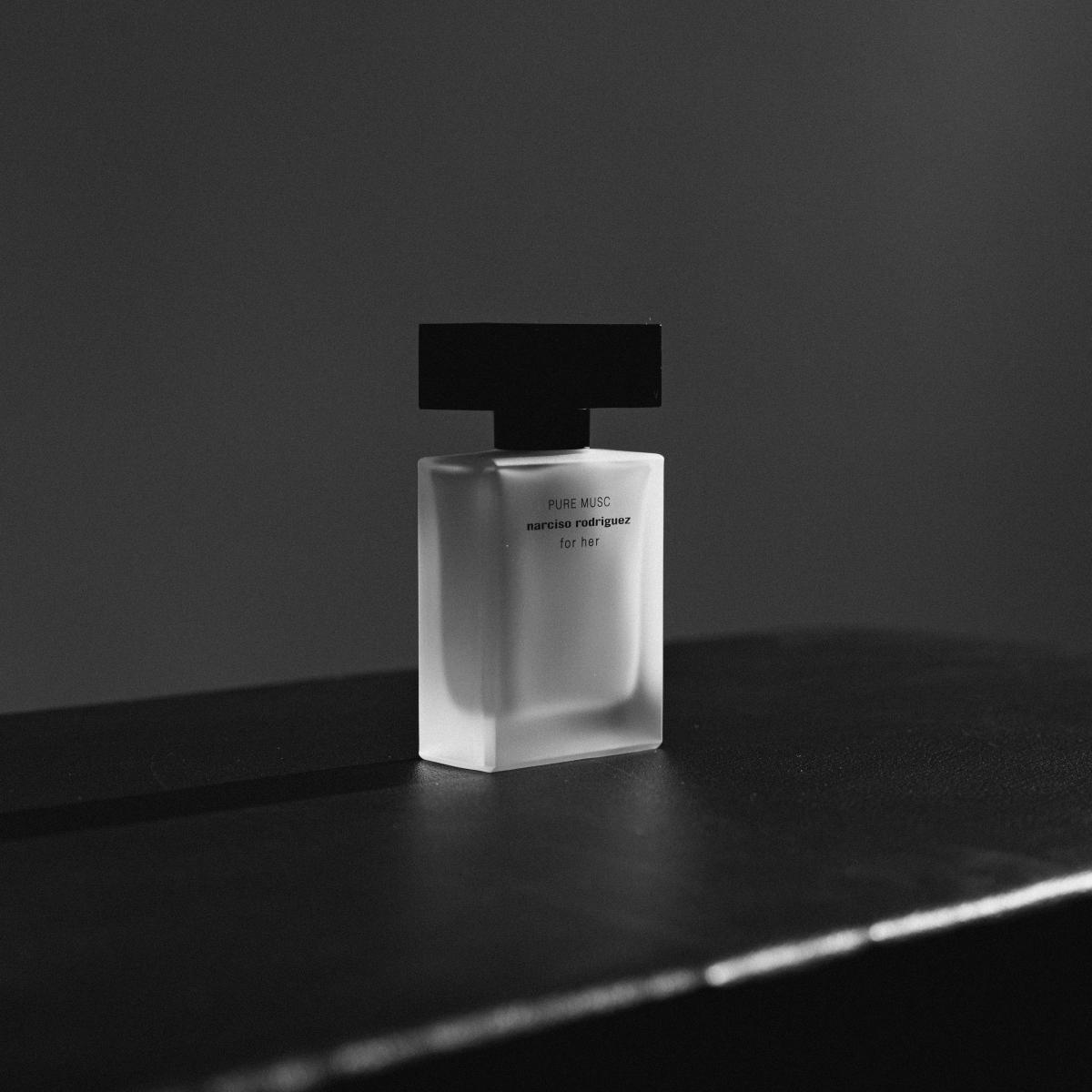 Musc invisible. Narciso Rodriguez Pure Musc PNG.