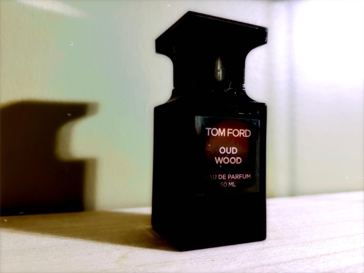 Eau De Parfum Oud Wood Tom Ford www.fragrantica.de