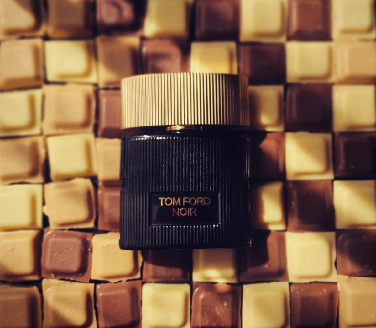 Духи коричневые. Sahara Noir Tom Ford. Туалетная вода в коричневом футляре. Tom-Ford-Noir-pour-femme красивые фото.