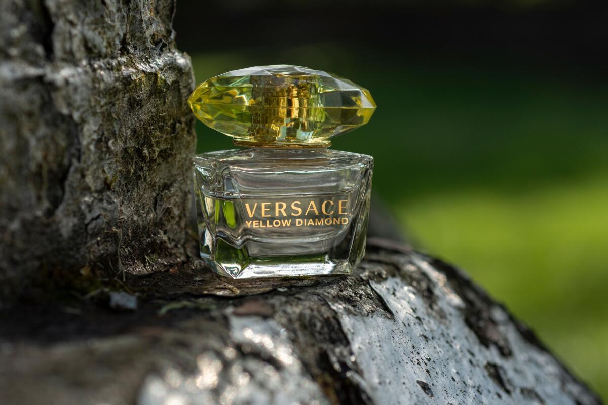 Yellow Diamond Versace Parfum - ein es Parfum für Frauen 2011