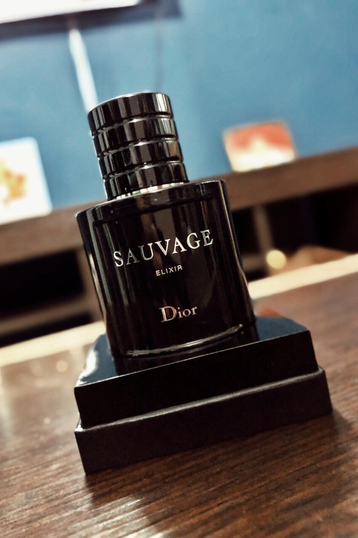 Sauvage Elixir Dior קולון הינו ניחוח חדש 2021 לגברים 8215