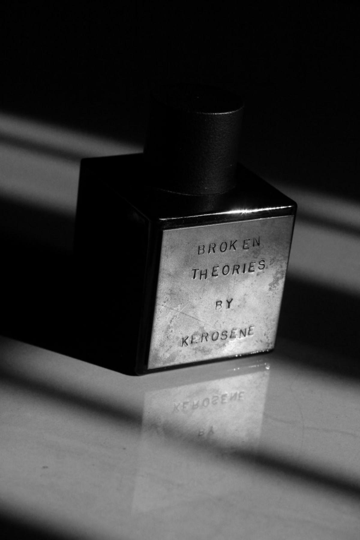 Broken Theories Kerosene عطر a fragrance للجنسين 2015
