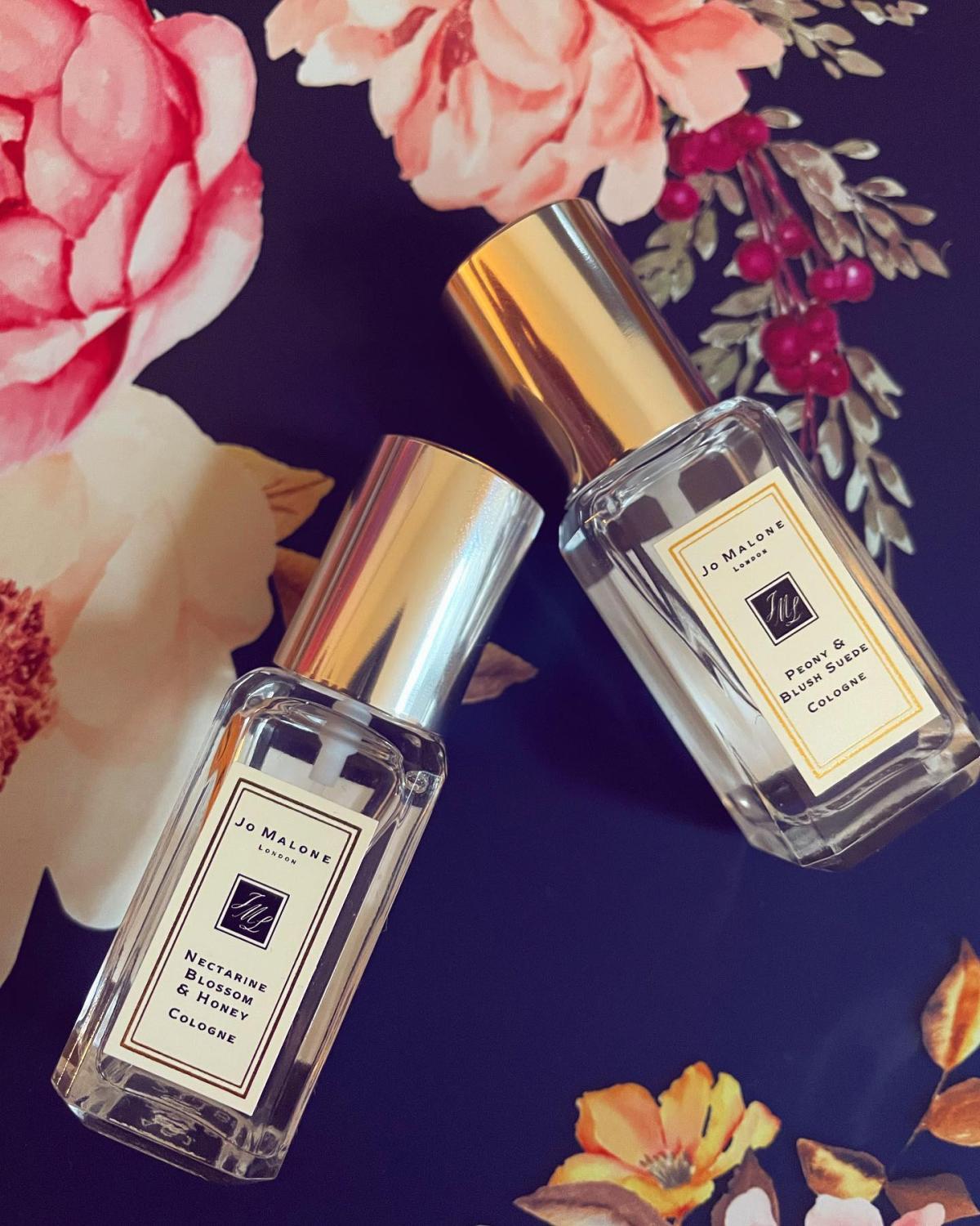 Nectarine blossom honey jo. Джо Малон нектарин блоссом. Jo Malone Peony blush Suede. Пирамида Jo Malone Peony and blush Suede. Jo Malone London духи зелёные.