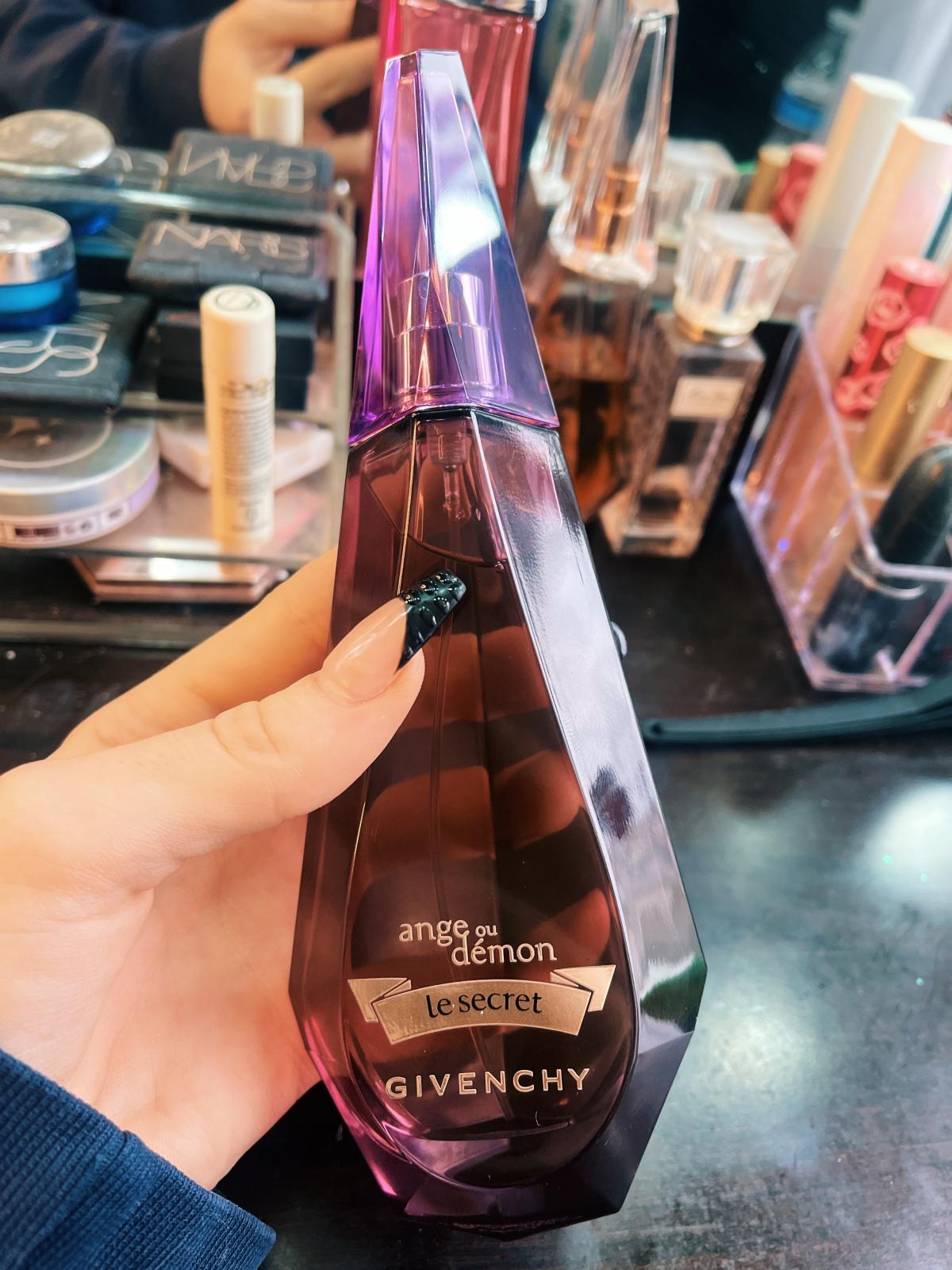 Givenchy ange ou demon elixir. Ange ou Demon le Secret Elixir. Духи живанши ange ou Demon le Secret Elixir. Givenchy ange ou Demon le Secret Elixir. 100 Ml.