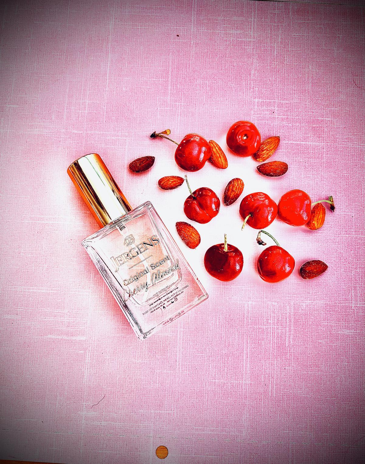 Original Scent Cherry Almond Jergens Una Novit Fragranza Unisex 2023 original-scent-cherry-almond-jergens-una-novit-fragranza-unisex-2023