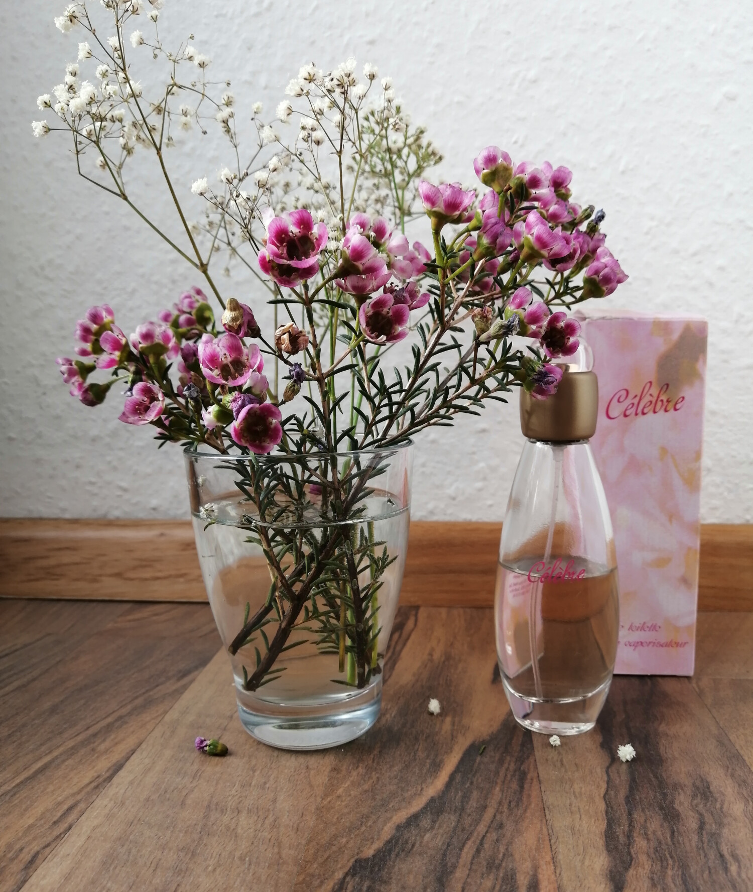 Coffret Cadeau Avon Celebre - 3 Produits Parfumés Pour Elle + Sac Cadeau - Neuf