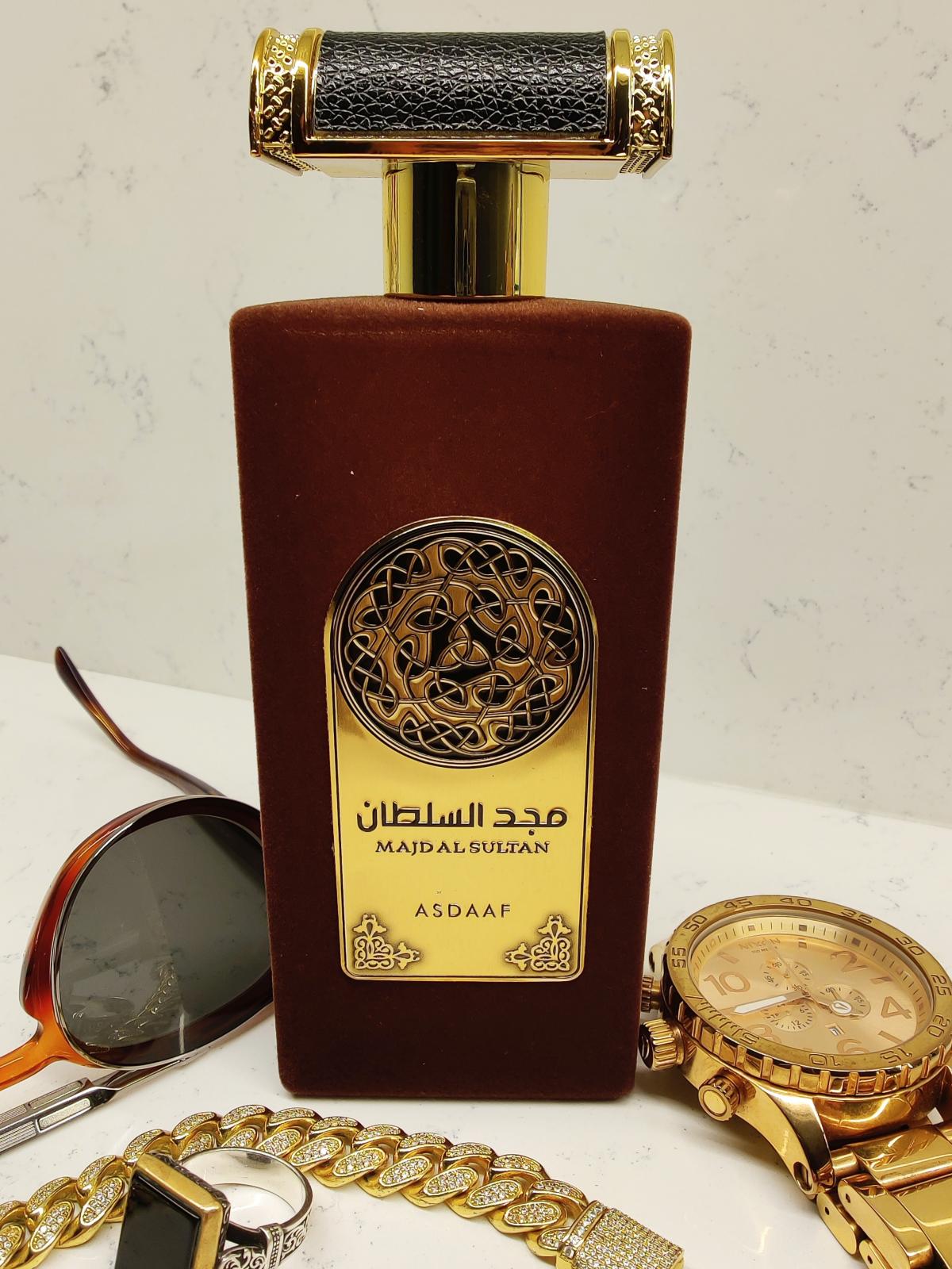 Majd Al Sultan Asdaaf Colonia - una fragancia para Hombres 2020