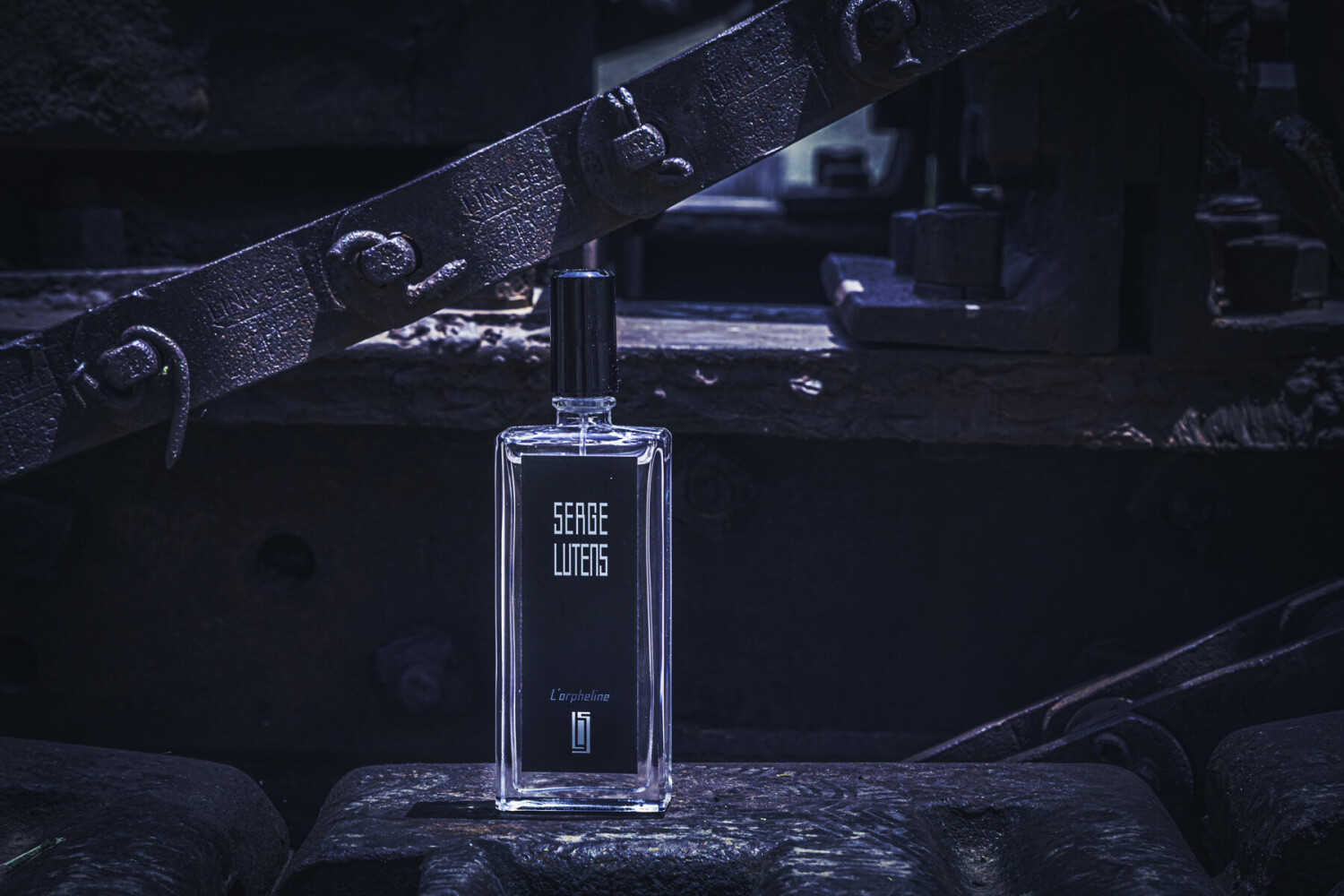 L'orpheline Serge Lutens - una fragranza unisex 2014