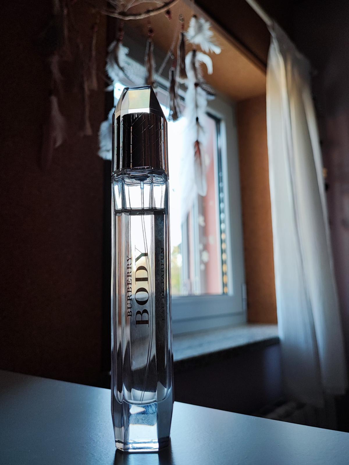 Body Burberry Parfum - ein es Parfum für Frauen 2011