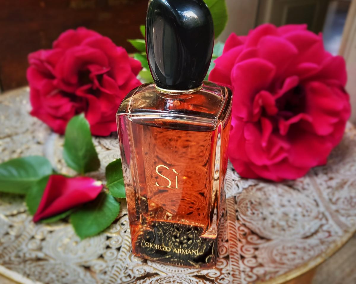 Sì Intense 2021 Giorgio Armani аромат — аромат для женщин 2021 