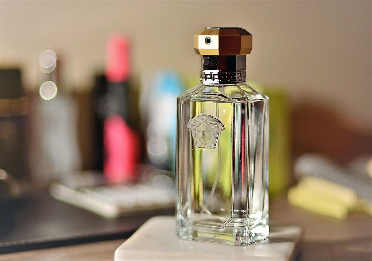 Versace eros - parfum - 100 ml - it. Versace eros parfum. Versace versense 30 мл. 4 картинка реклама. Духи версаче мужские золотые.