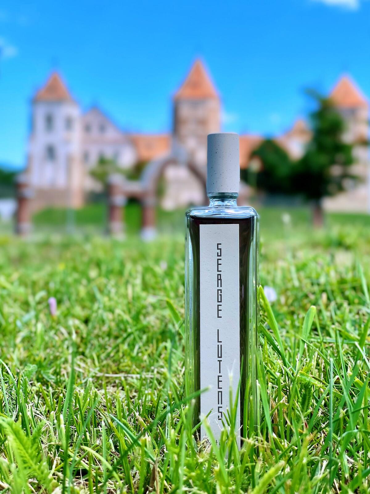 Point Du Jour Serge Lutens fragancia - una nuevo fragancia para Hombres ...