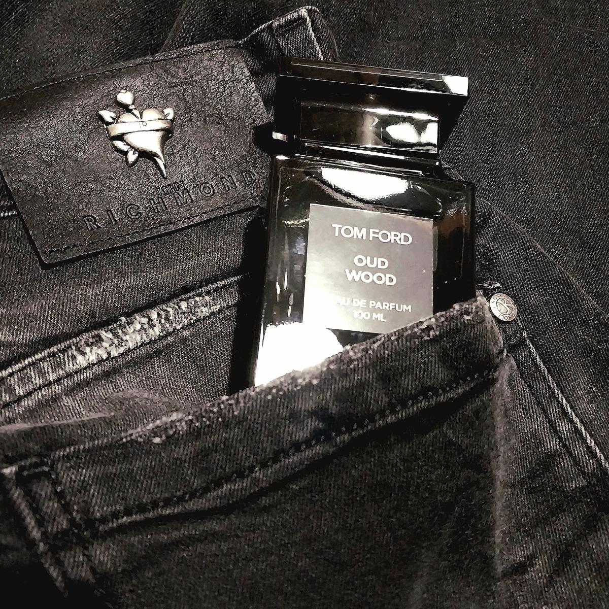 locion tom ford oud wood