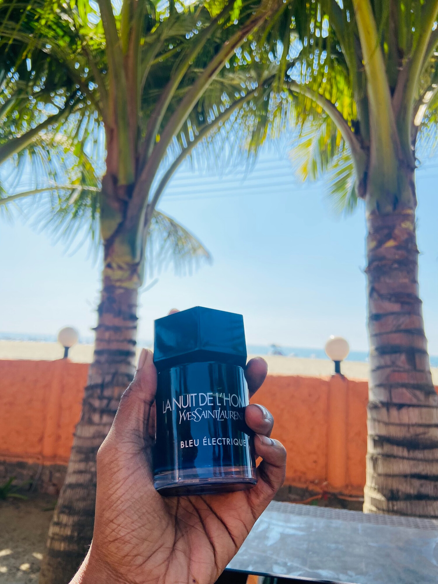 yves saint laurent la nuit de l'homme bleu electrique