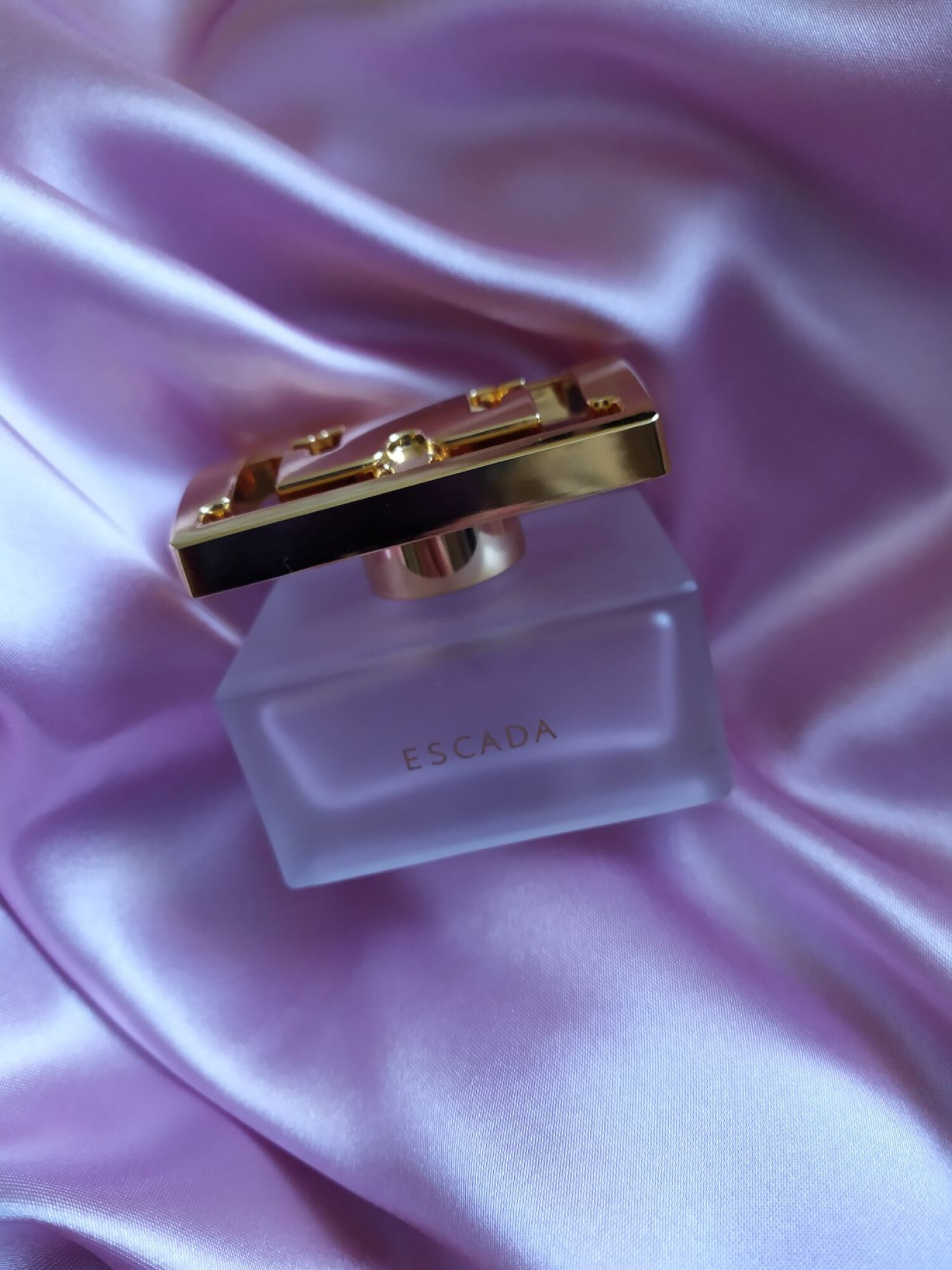 Especially Escada Delicate Notes Escada parfum - un parfum pour femme 2012